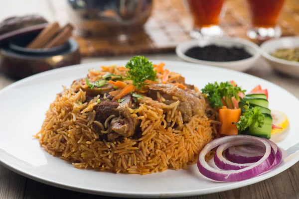 Cordero madghout, arroz árabe popular — Foto de Stock