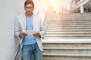 Hint tablet kullanarak erkek 