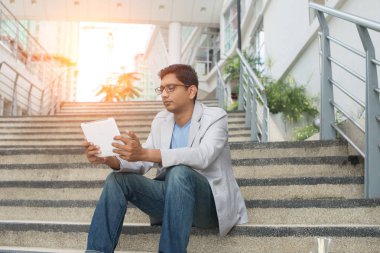 Hint tablet kullanarak erkek 