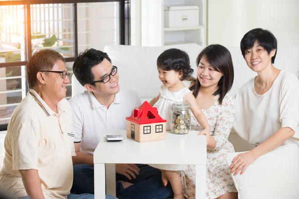 Asiatique famille finance concept photo — Photo