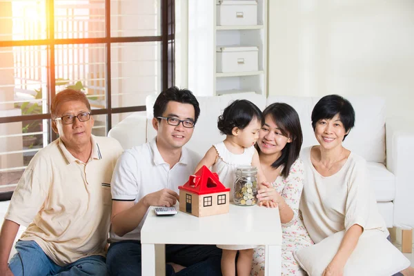 Asian family finance concept photo — Stock Photo, Image