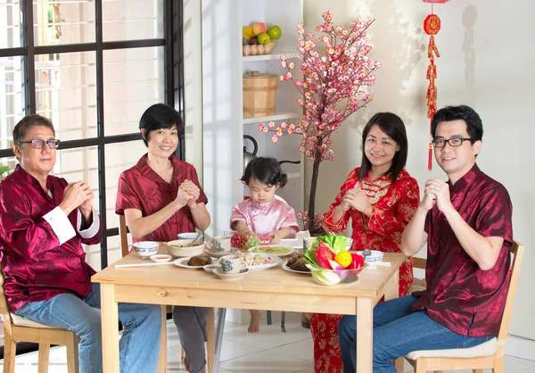 Chinese new year reunion dinner — Stock Photo, Image