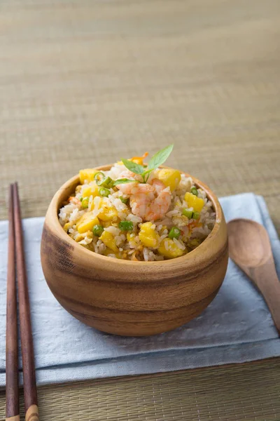 Arroz frito con verduras —  Fotos de Stock