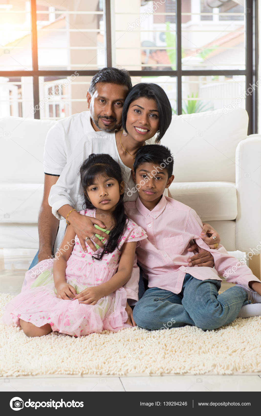 Share more than 108 indian family photo poses super hot - xkldase.edu.vn
