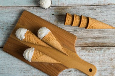 Vanilyalı dondurma. 