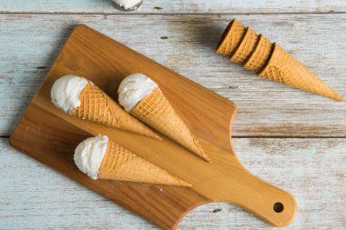 Vanilyalı dondurma. 