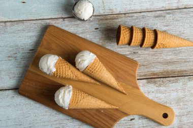 Vanilyalı dondurma. 