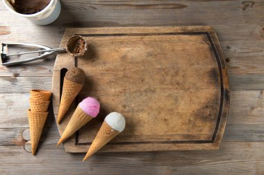 çeşitli dondurmalar