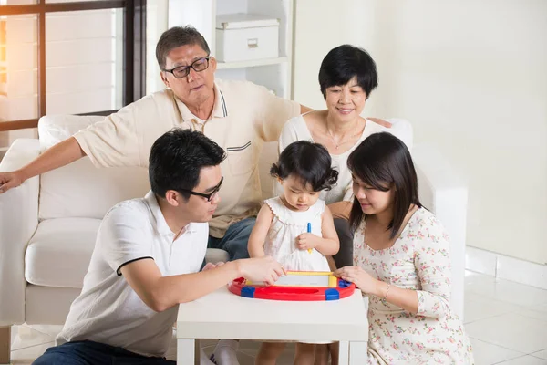 Multi geração asiática família — Fotografia de Stock