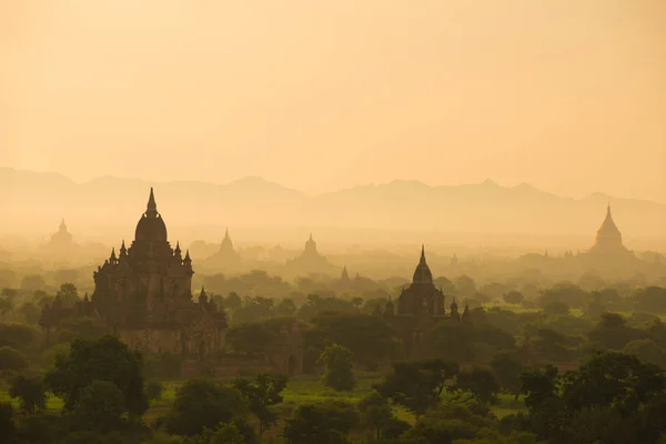 Bagan yukarıda doğal gündoğumu — Stok fotoğraf