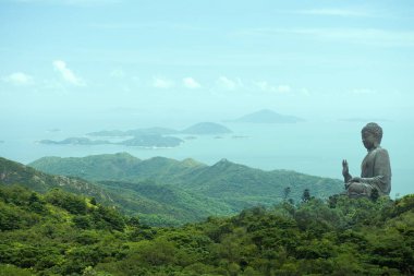 Tian Tan Buddha statue