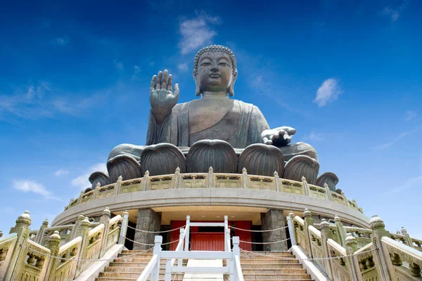 Tian Tan Buddha statue — Stok fotoğraf