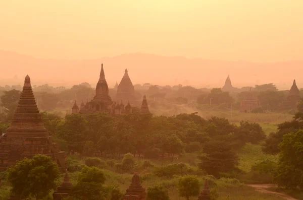 Sunset over temples of Bagan — Stock Photo, Image