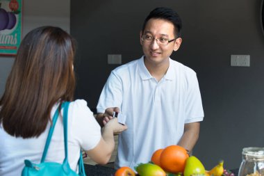 Çift bakkal satın alma