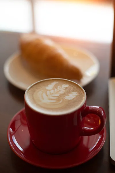 Latte saboroso quente — Fotografia de Stock