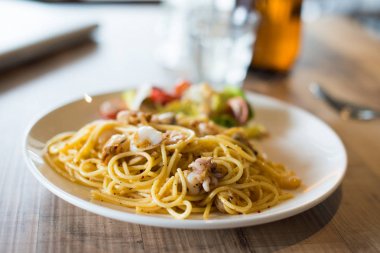 lezzetli deniz ürünleri spagetti 