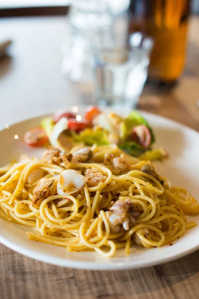 Delicious seafood spaghetti — Stock Photo, Image