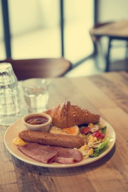 Lezzetli İngiliz kahvaltısı 