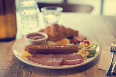 Lezzetli İngiliz kahvaltısı 