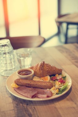 Lezzetli İngiliz kahvaltısı 