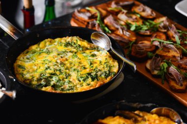 Fritata İtalyan yumurta omlet