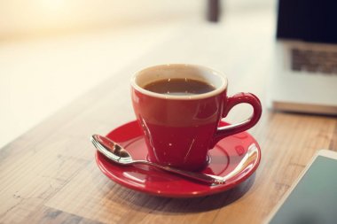 laptop ve kahve Kupası 