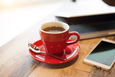 laptop ve kahve Kupası 