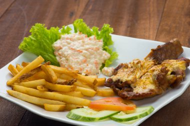 Peynirli tavuk biftek 