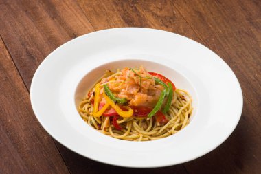 spagetti Füme somon ile