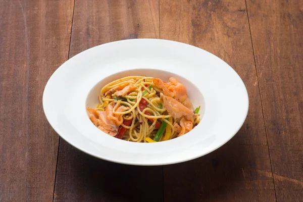 spagetti Füme somon ile