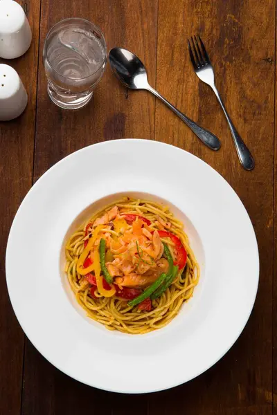 spagetti Füme somon ile