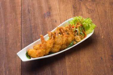 Kızarmış tereyağı karides 