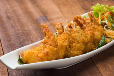 Kızarmış tereyağı karides 