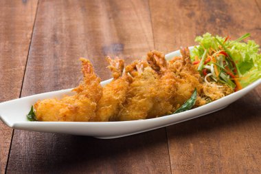 Kızarmış tereyağı karides 