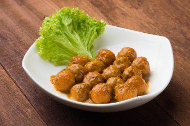 Körili balık topları 