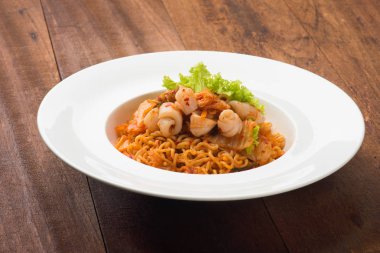 spagetti Füme somon ile