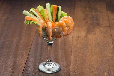 sebzeli karides kokteyl