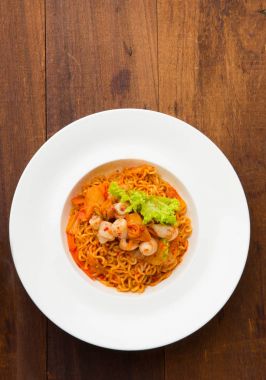 Kimchi kalamar ve ramen 