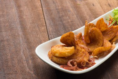 derin kızarmış patates dilimleri