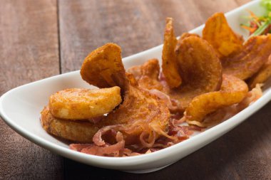 derin kızarmış patates dilimleri