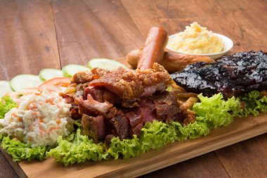 domuz knuckle kaburga ve sosis