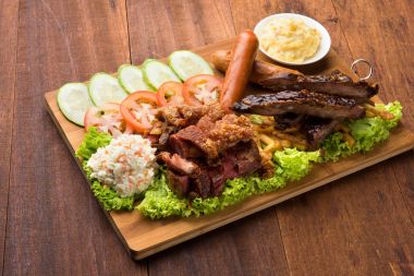 domuz knuckle kaburga ve sosis