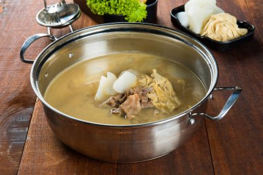 haşlanmış kuzu etli güveç