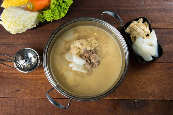 haşlanmış kuzu etli güveç