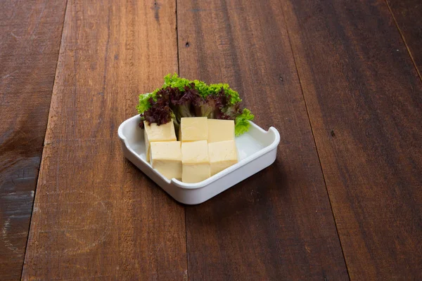 Mushrooms and fresh lettuce — Stock Photo, Image