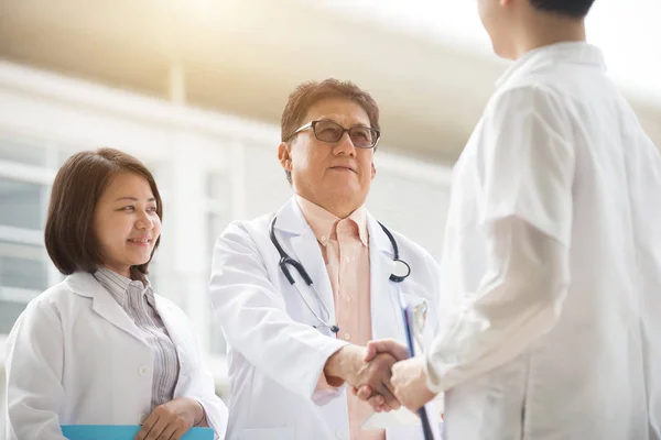 Team of Asian doctors — Stock Photo, Image