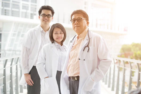 Team of Asian doctors Royalty Free Stock Images