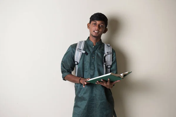 Indian man reading book — Stock Photo, Image