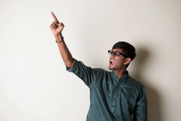 Young Indian man in traditional dress — Stock Photo, Image