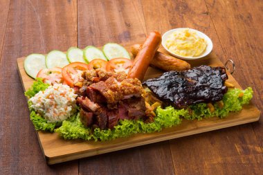 domuz knuckle kaburga ve sosis